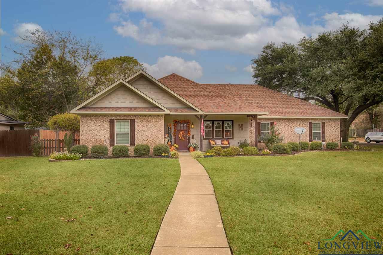 Property Photo:  2817 Royal Drive  TX 75662 