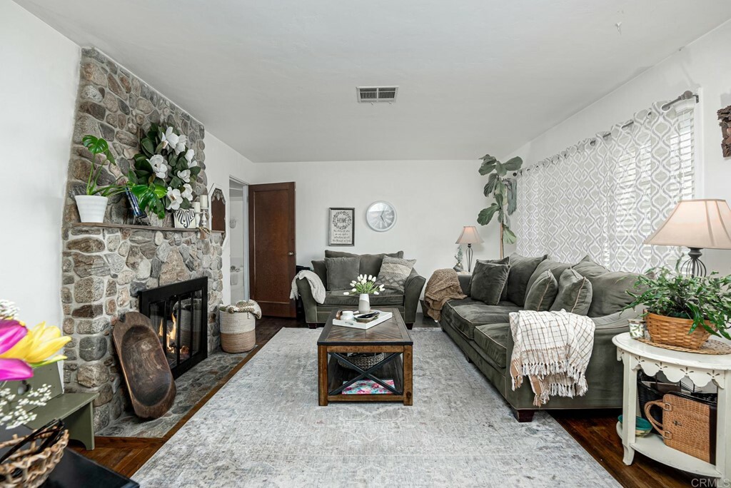 Property Photo: 122 Elmwood Avenue CA 92543