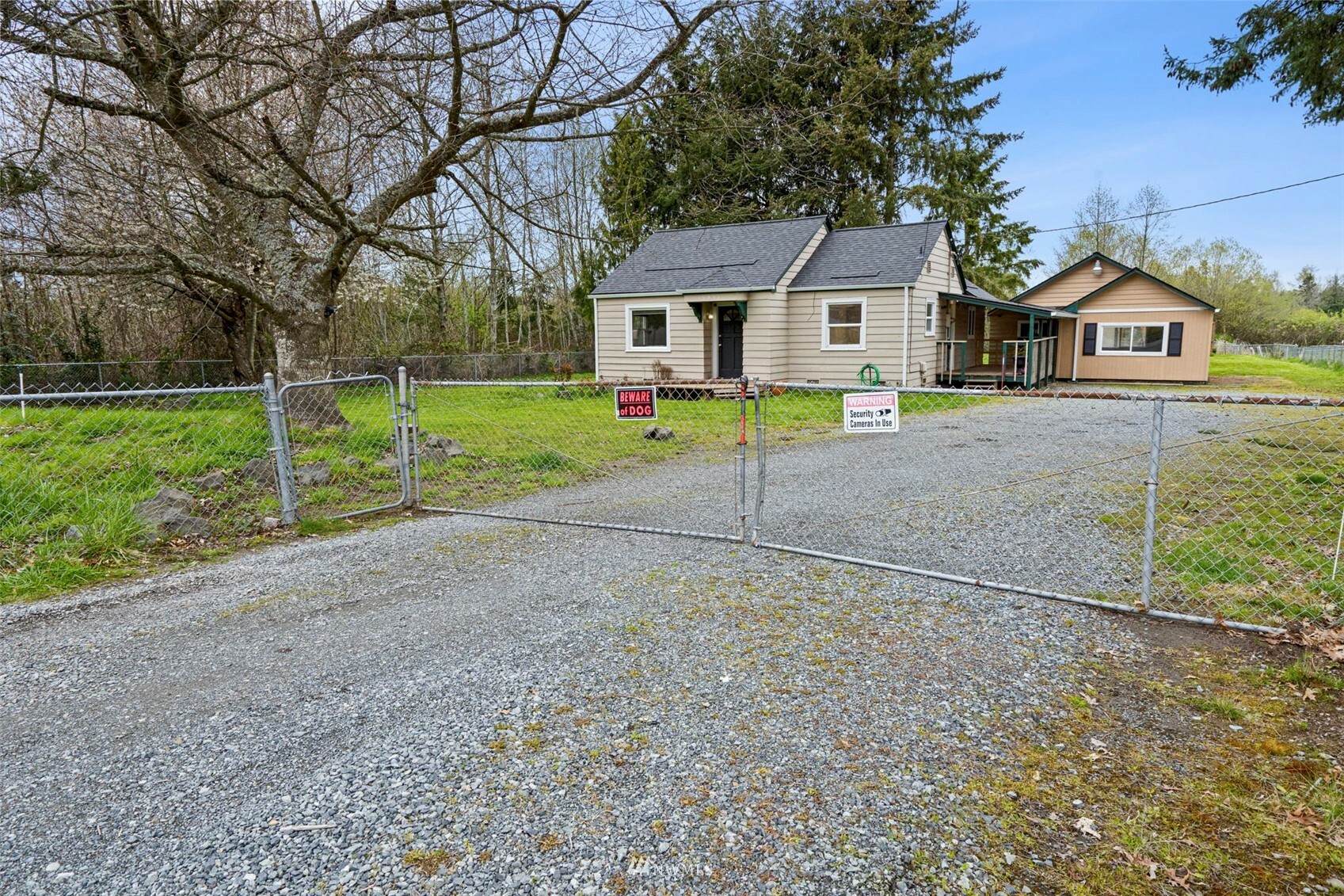 Property Photo:  10921 224th Street E  WA 98338 