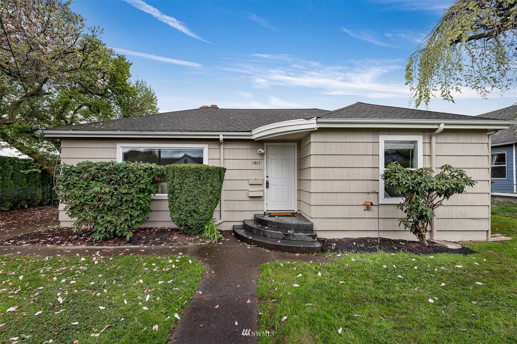 Property Photo:  1817 S 3rd Street  WA 98273 