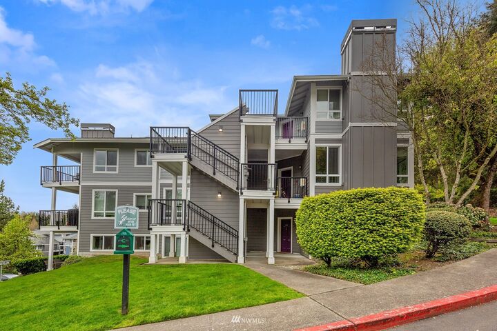 Property Photo:  12012 NE 204th Place C-101  WA 98011 