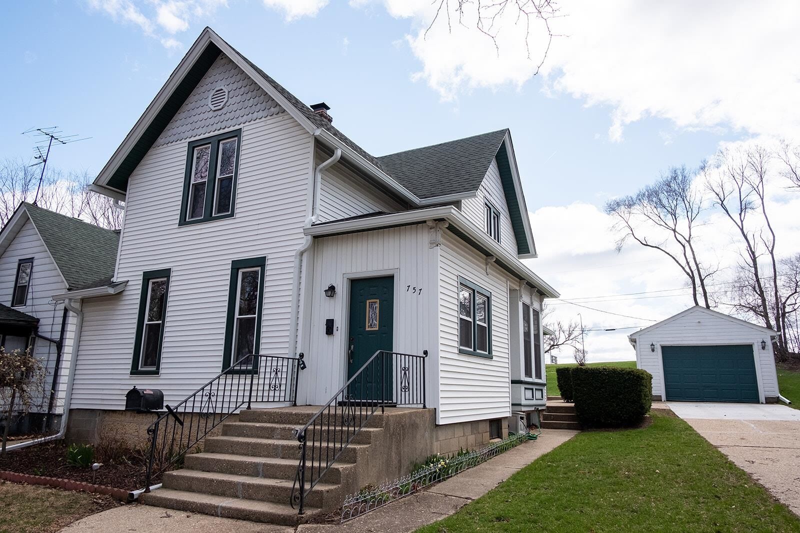 Property Photo:  757 N First Street  IL 61107 
