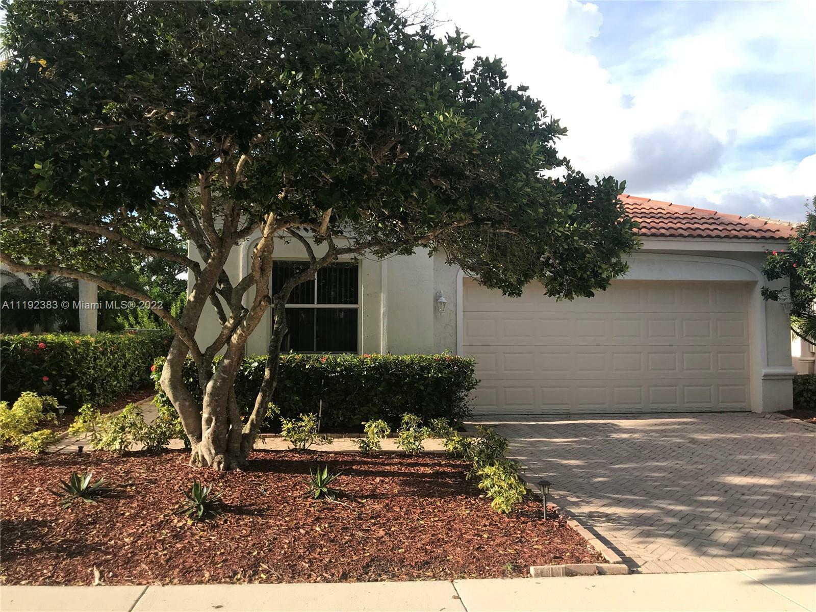 Property Photo:  815 Vista Meadows Drive  FL 33327 