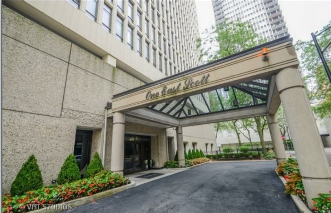 Property Photo: 1 E Scott Street 1606 IL 60610