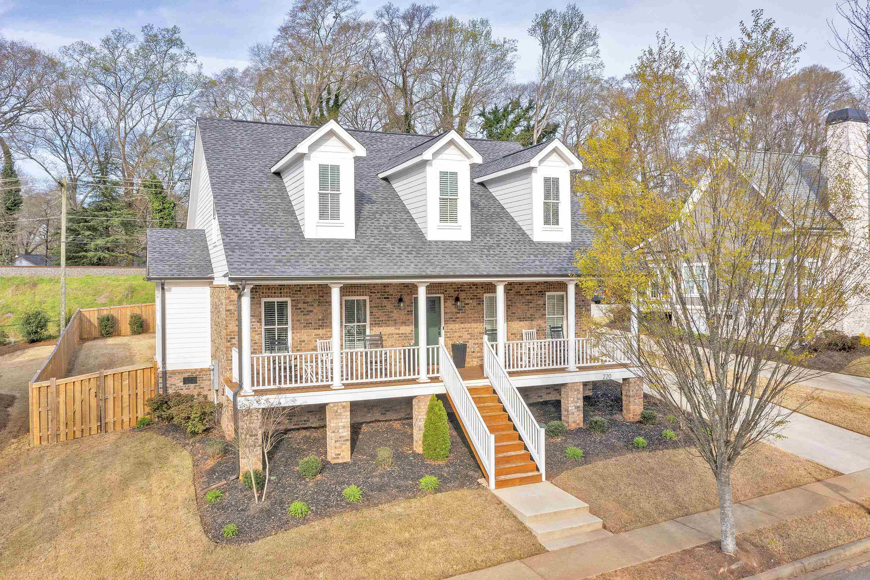 Property Photo: 220 Halifax Court SC 29302