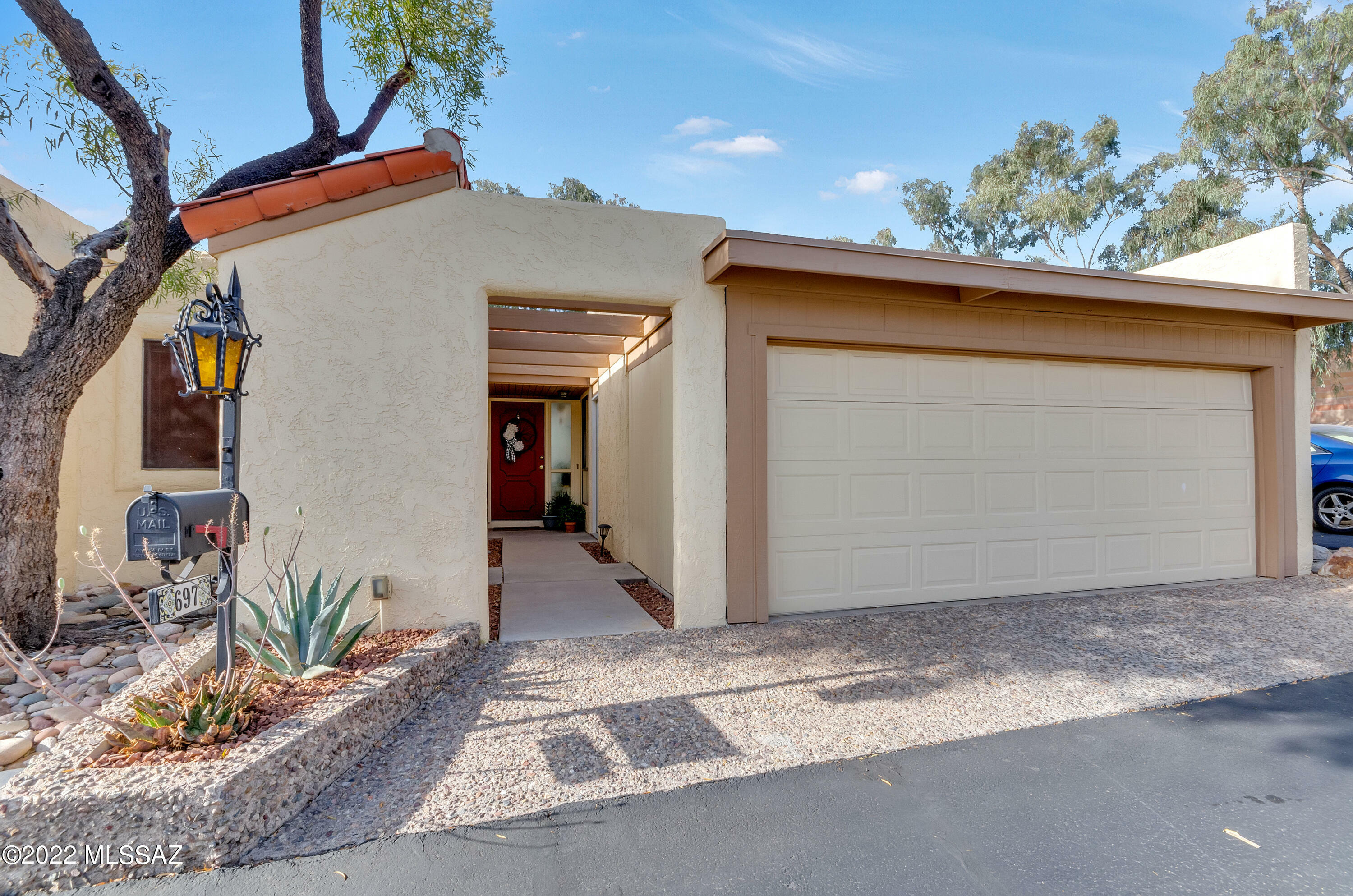 Property Photo:  697 E Camino Alteza  AZ 85704 