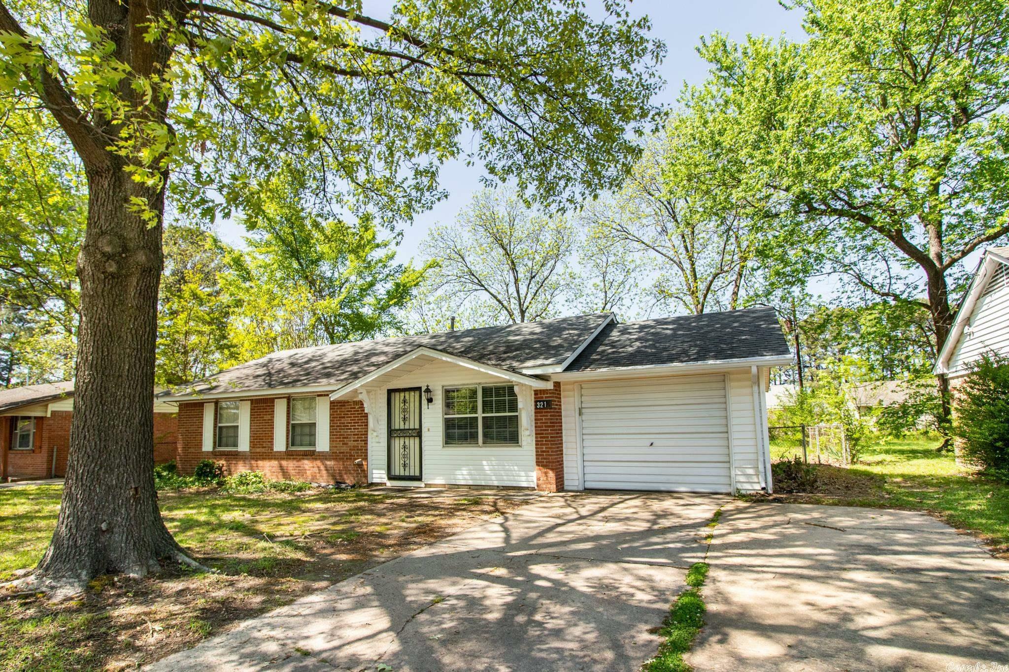 Property Photo:  3210 Kingsbury Street  AR 72401 