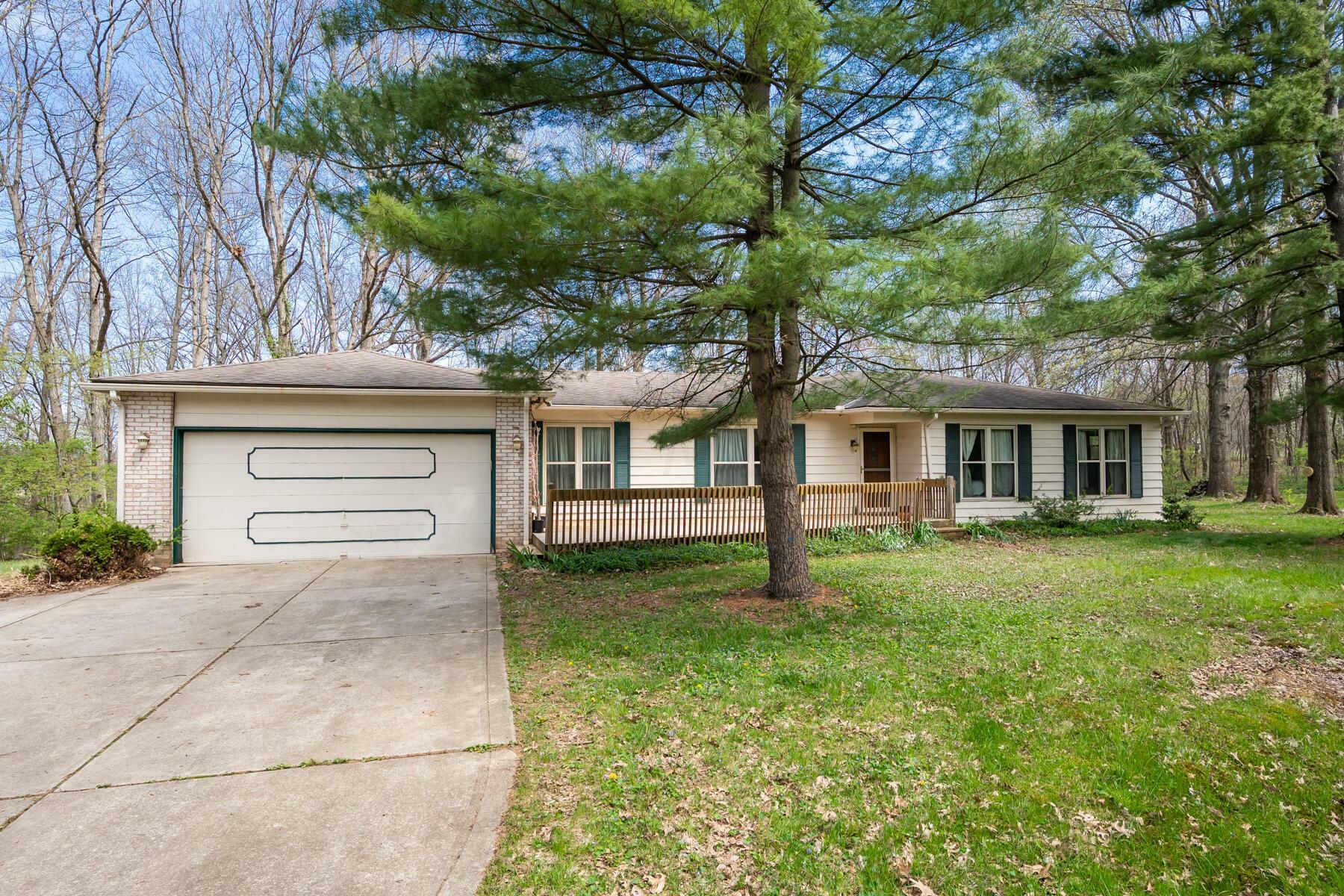 8272 Manitou Drive  Westerville OH 43081 photo