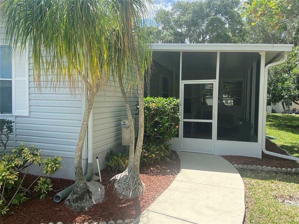 Property Photo:  165 Nightingale Circle  FL 34222 