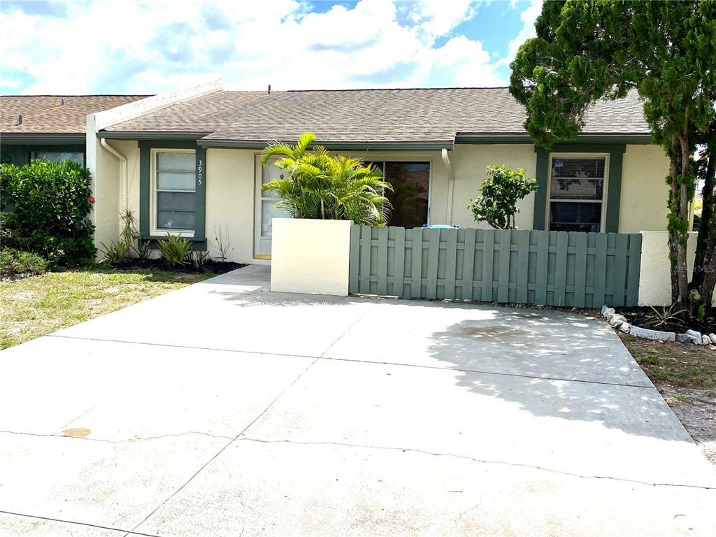 Property Photo:  3905 41st Street W  FL 34205 