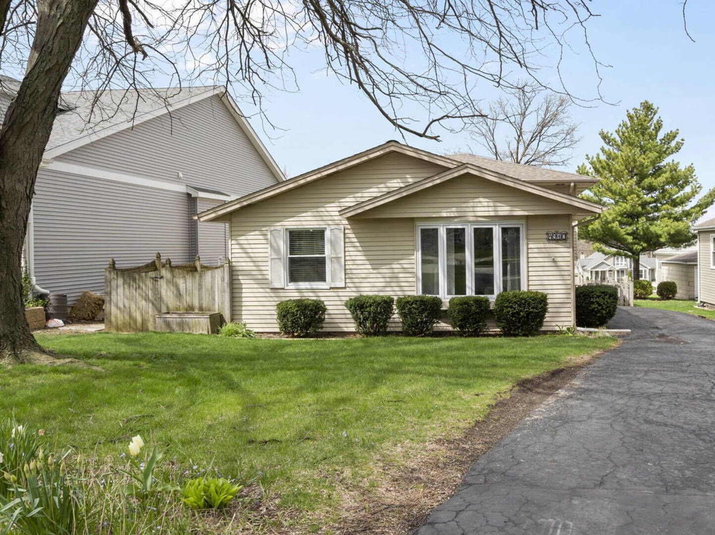 Property Photo:  4910 Columbia Avenue  IL 60532 