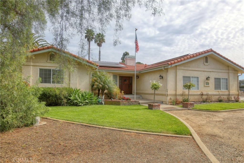 Property Photo:  1858 Lincoln Avenue  CA 93420 