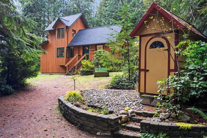 Property Photo: 6637 Mariposa Lane SE WA 98367