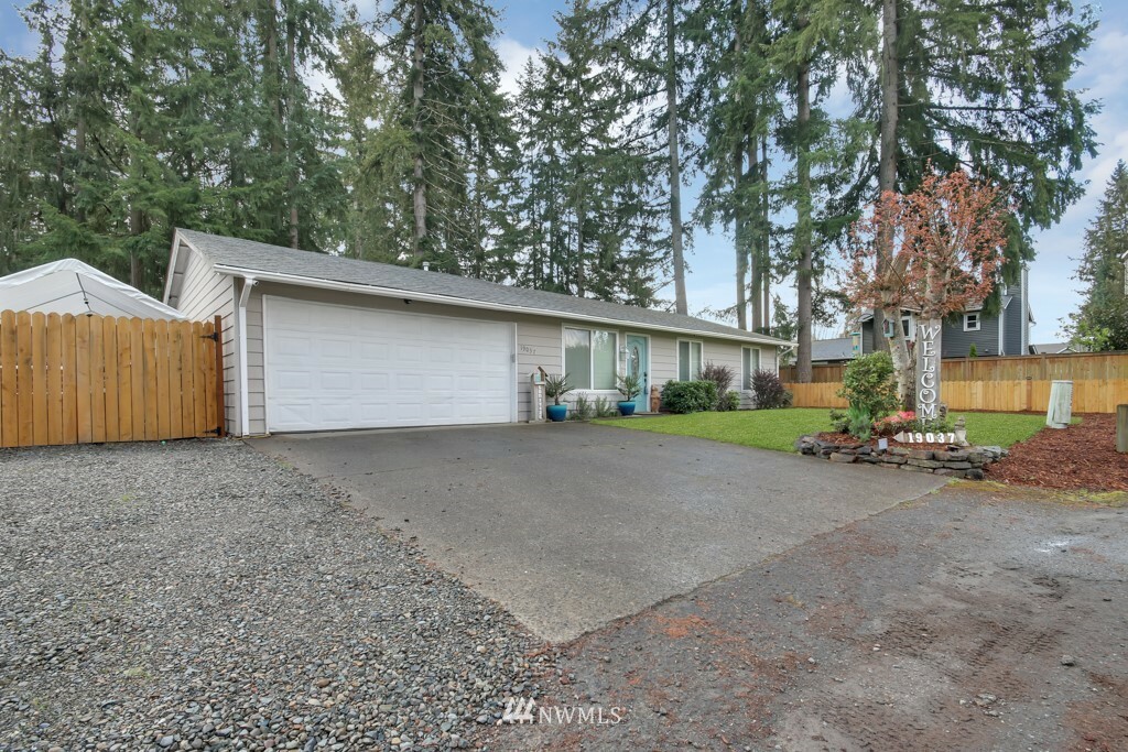 Property Photo: 19037 SE 269th Street WA 98042