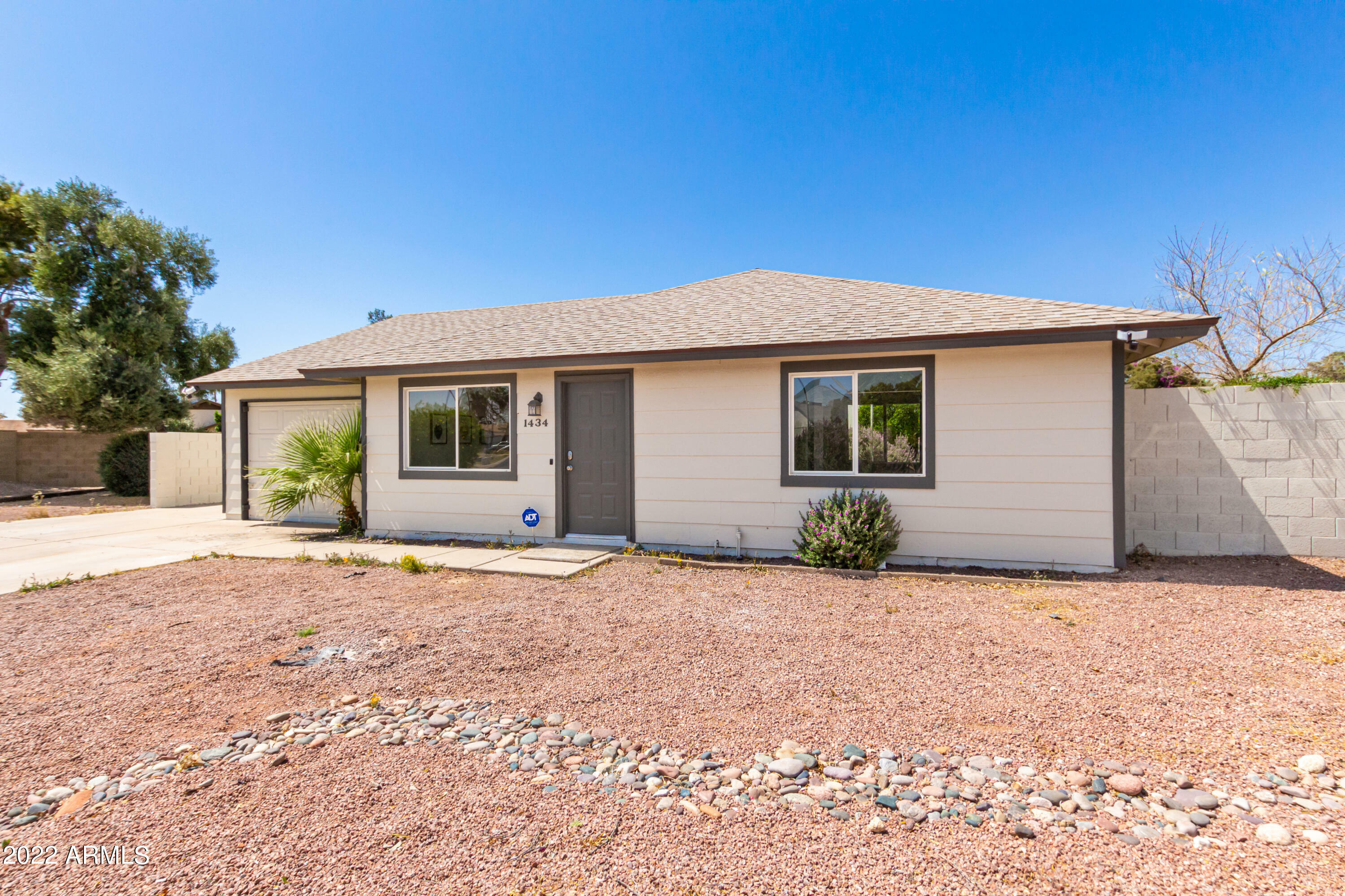 Property Photo:  1434 N Bellview --  AZ 85203 