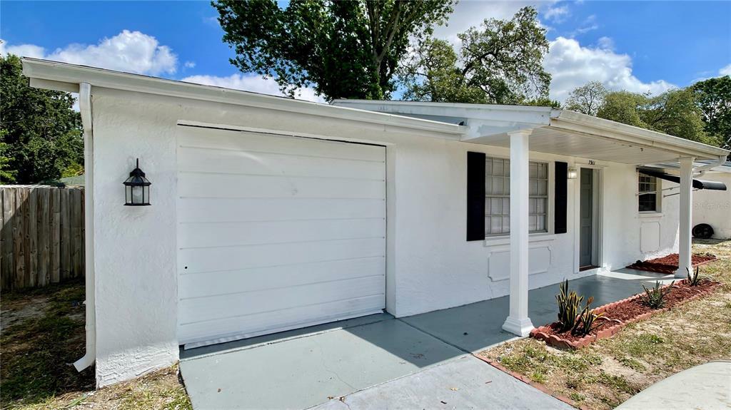 Property Photo: 7911 Fox Hollow Drive FL 34668