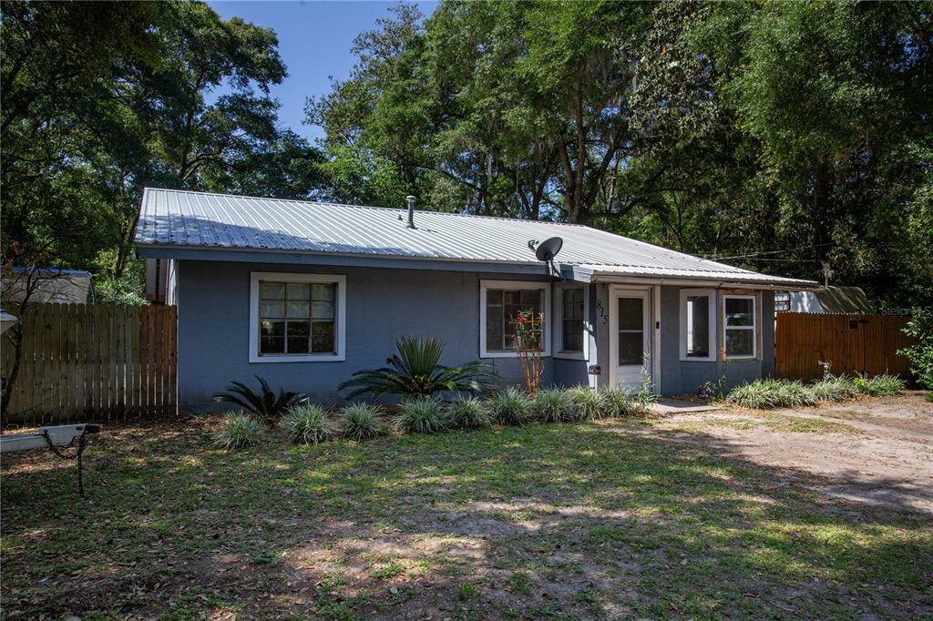 Property Photo:  815 NW 34th Avenue  FL 32609 