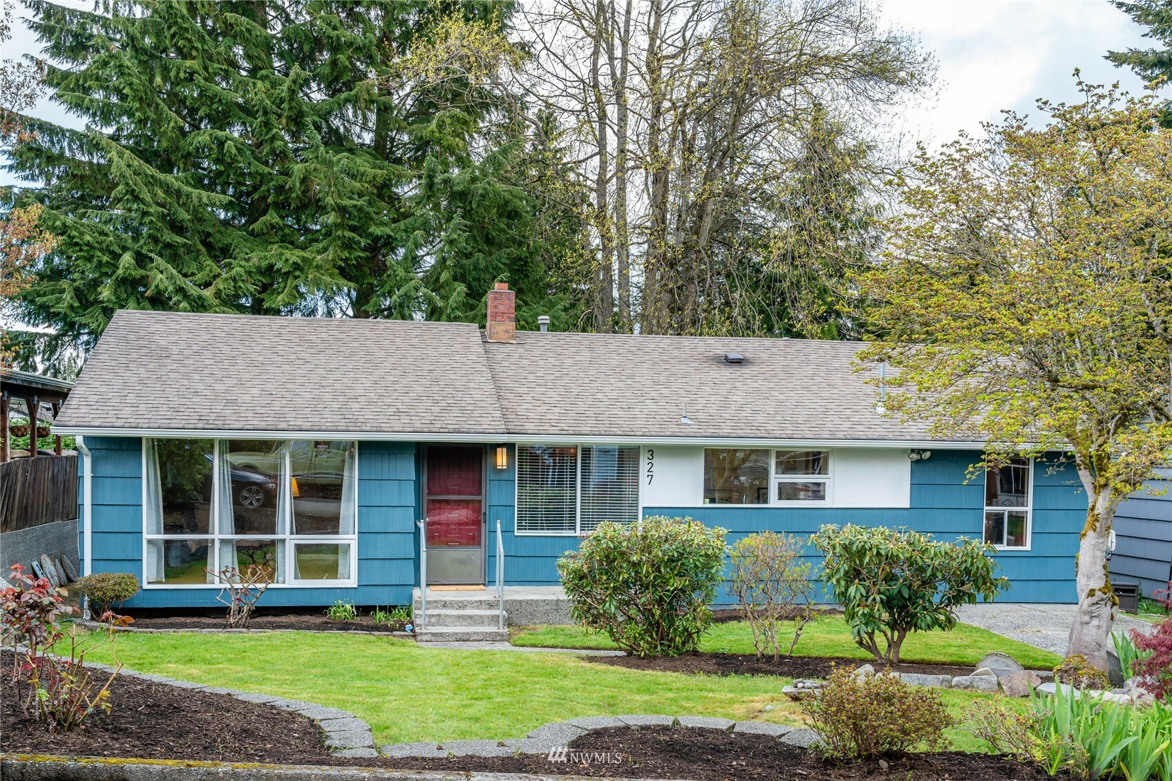 Property Photo:  327 50th Street SW  WA 98203 