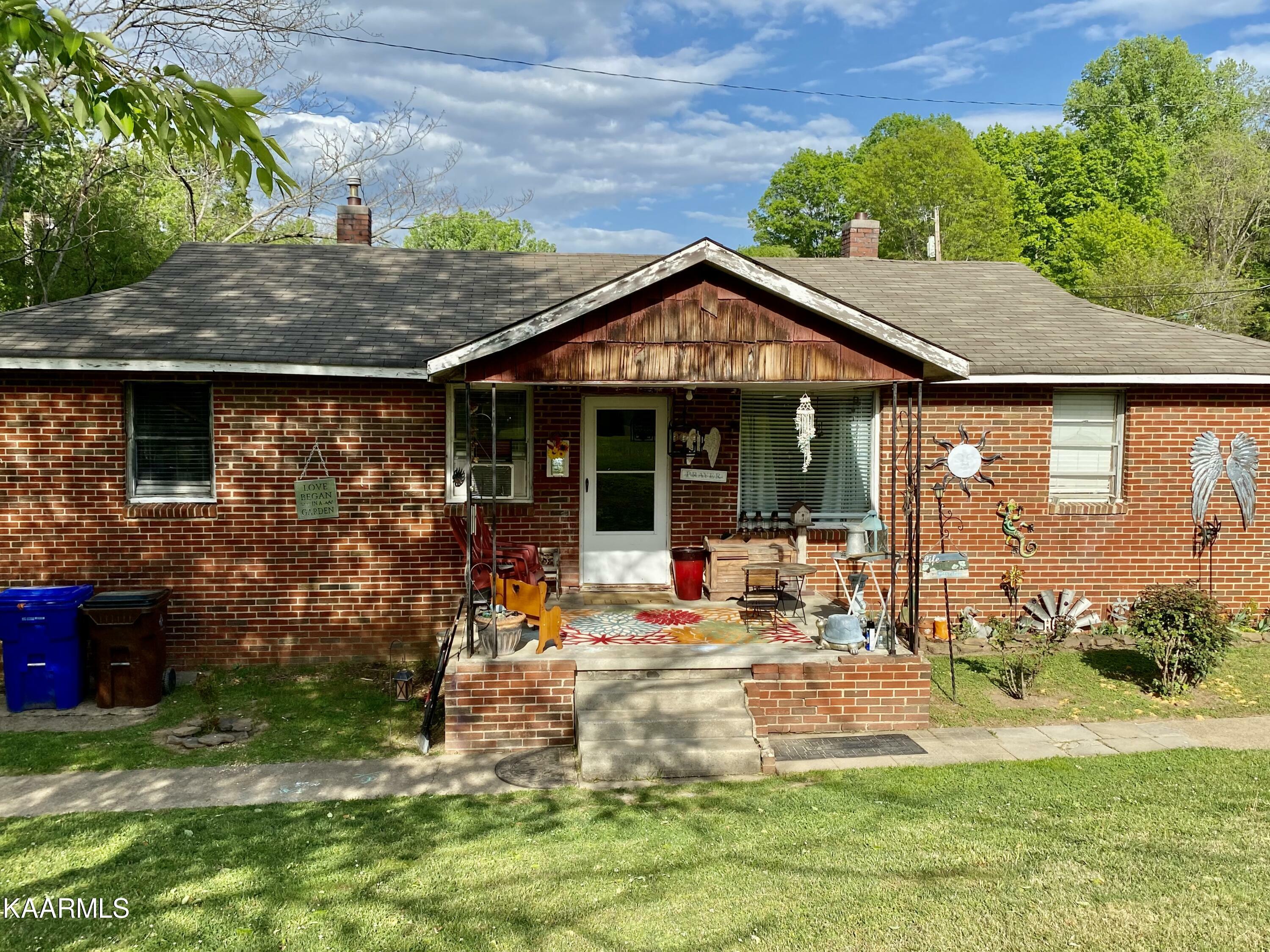 Property Photo:  144 Spelman Ave  TN 37830 