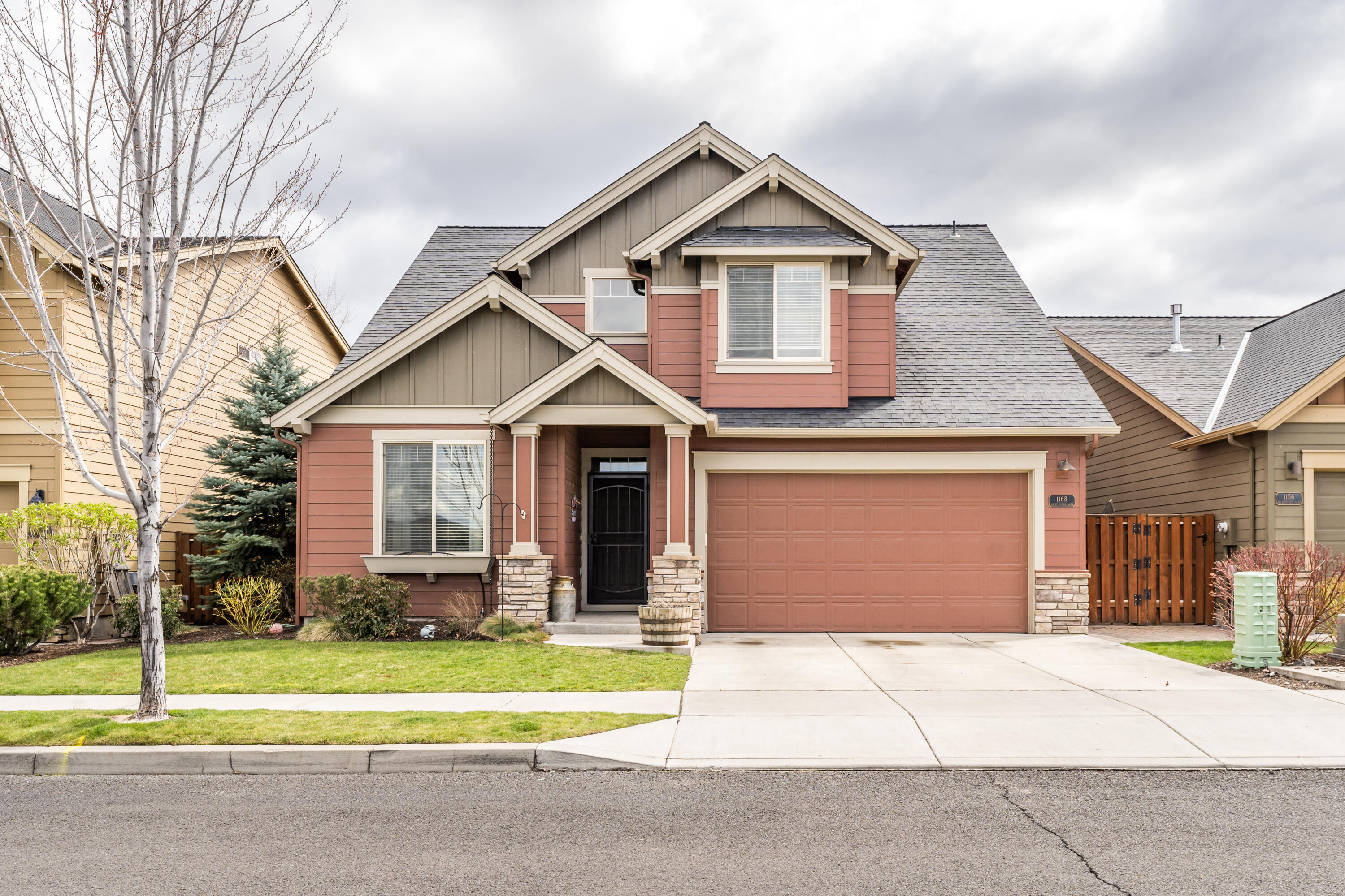 Property Photo: 1168 NE Steins Pillar Drive OR 97754