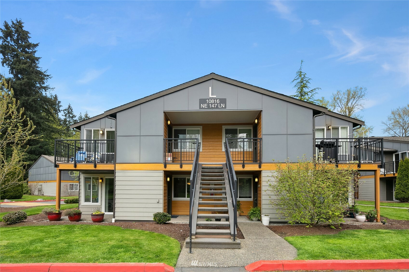 Property Photo: 10816 NE 147th Lane L103 WA 98011