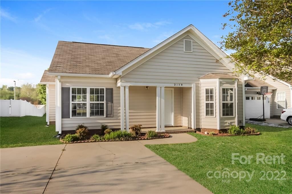 Property Photo: 2170 Wexford Way NC 28625