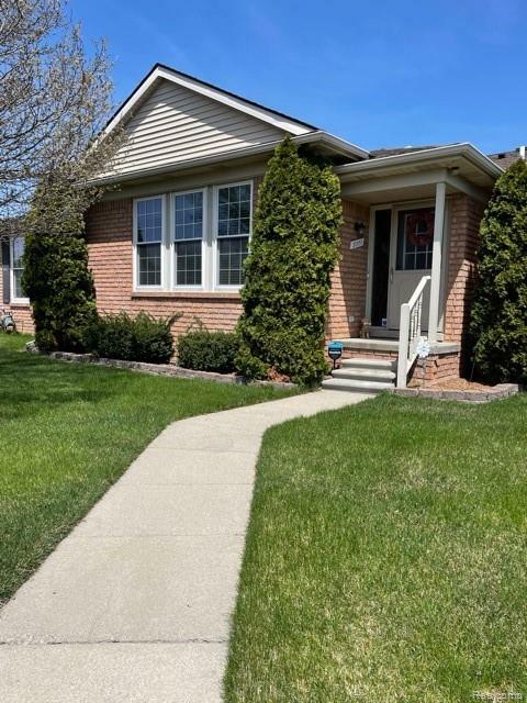 Property Photo: 30551 Mary Frances MI 48051 1251