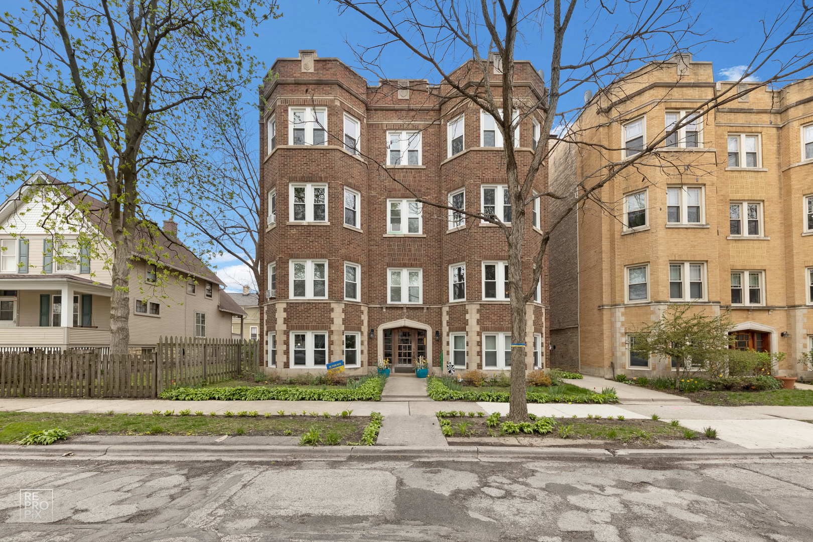 Property Photo:  320 N Maple Avenue G  IL 60302 