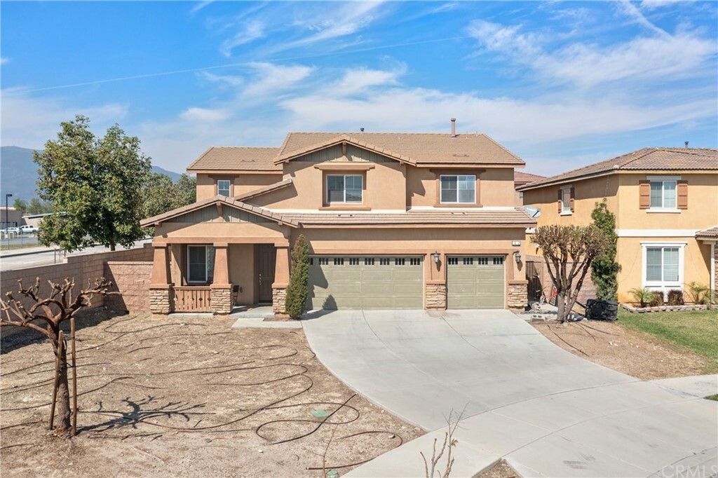 Property Photo:  16512 Picardy Place  CA 92336 