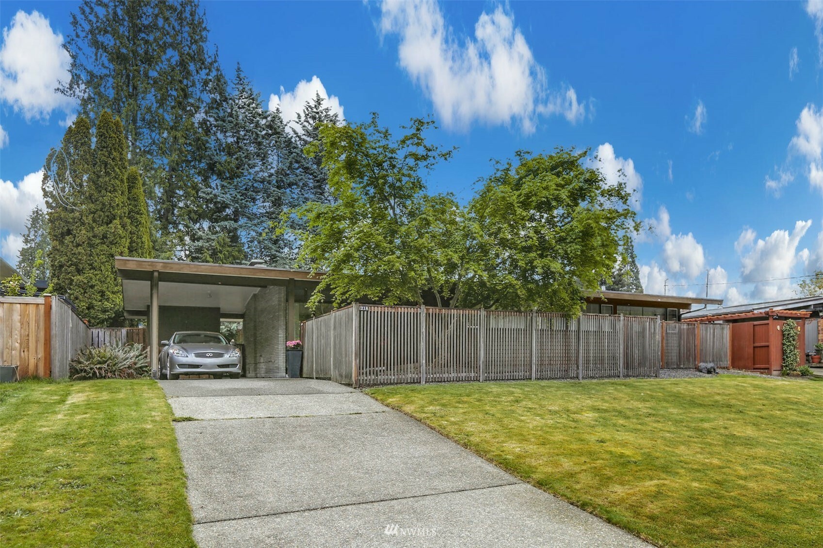 Property Photo:  218 109th Avenue SE  WA 98004 