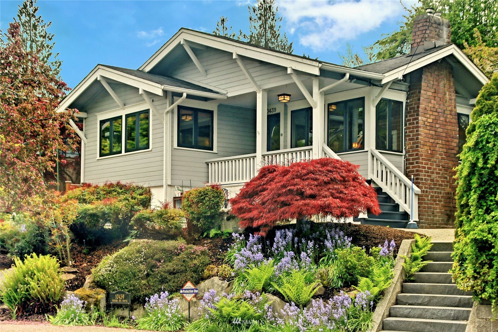 Property Photo:  10439 Waters Avenue S  WA 98178 