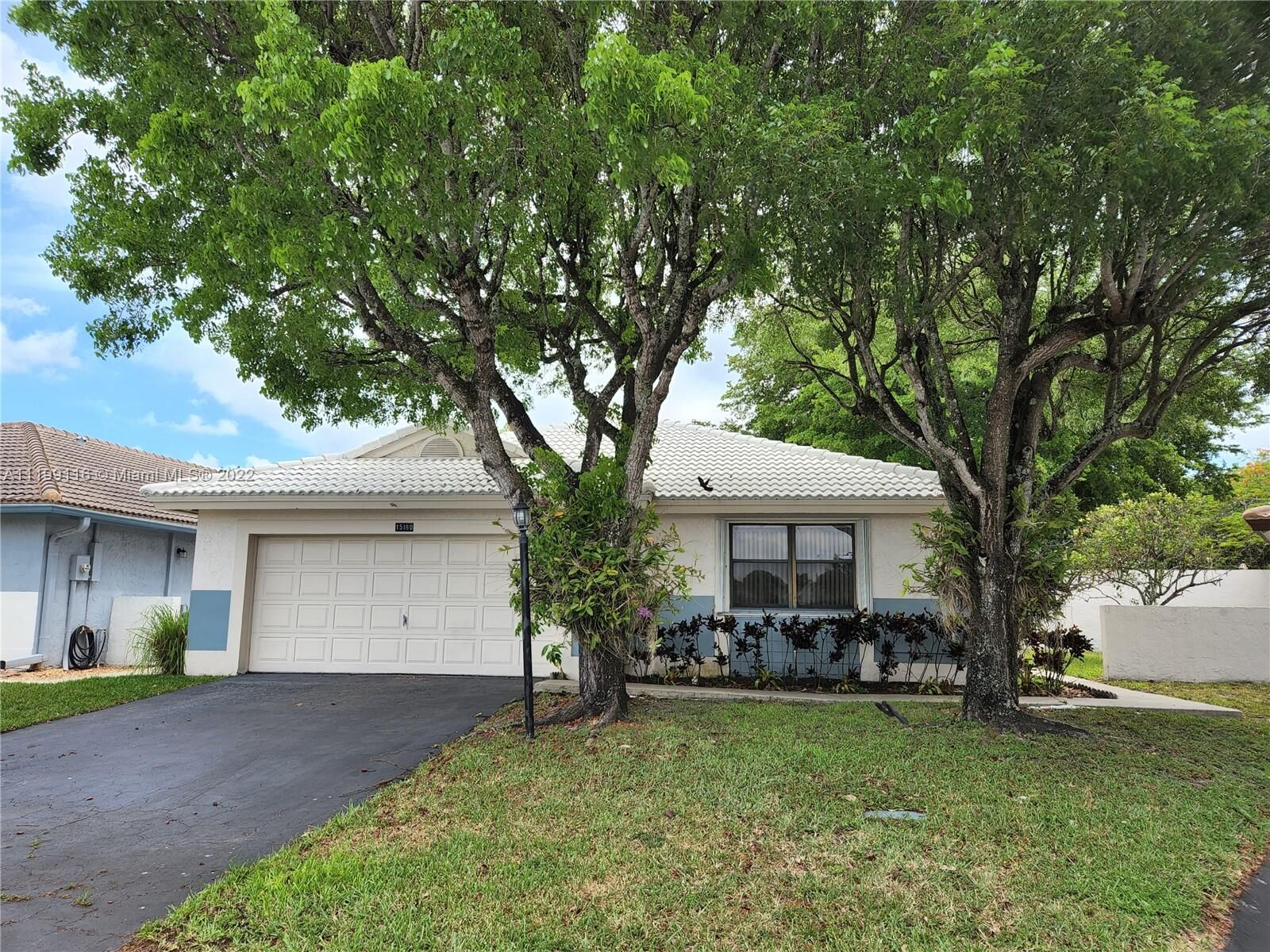 Property Photo:  15180 Bristol Ln  FL 33331 