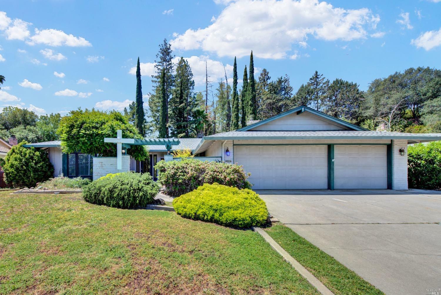 150 Alamo Drive  Vacaville CA 95688 photo