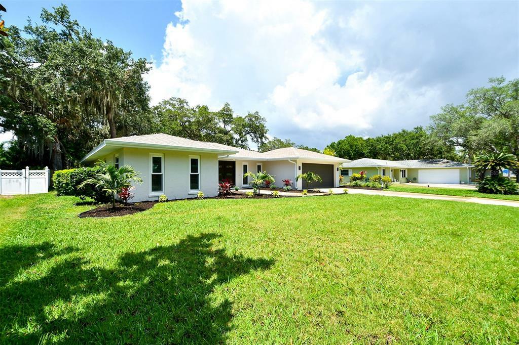 Property Photo:  2833 Valley Forge Street  FL 34231 