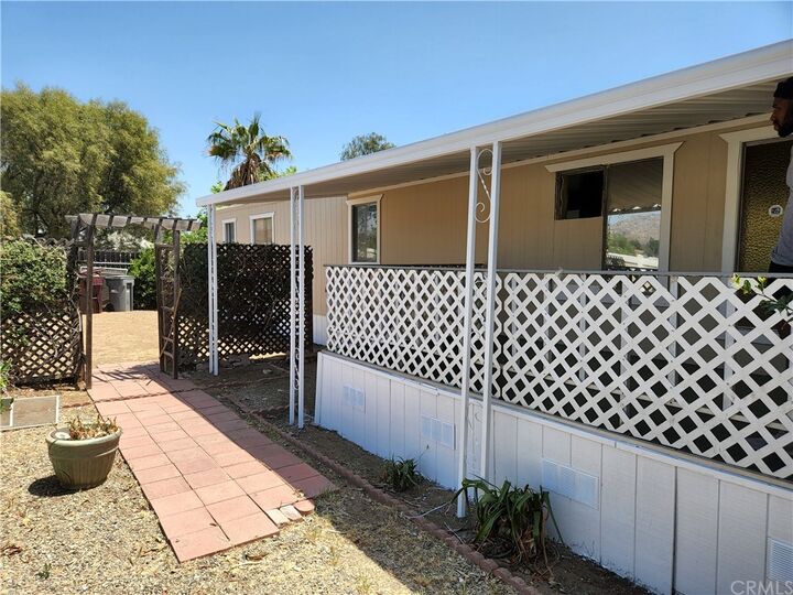 Property Photo: 26010 Sultanas Road CA 92548