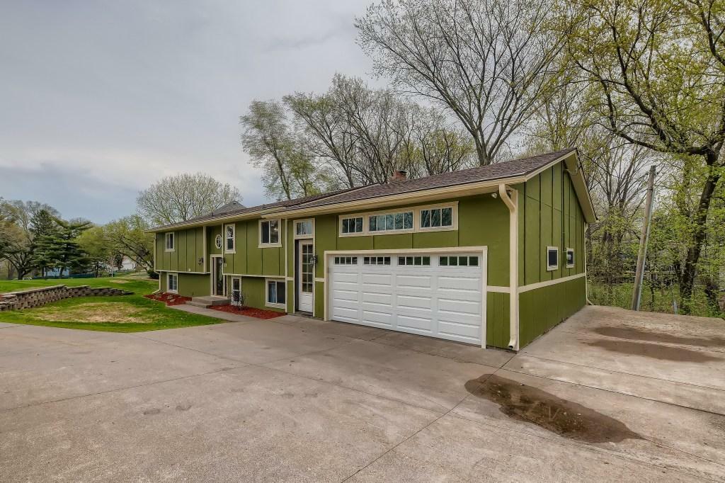 Property Photo: 101 Eileen Circle MN 55306