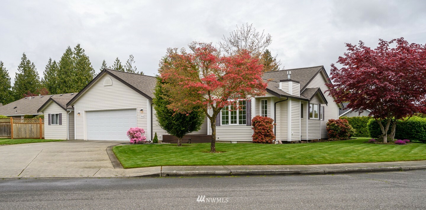 Property Photo:  700 Cedar Drive  WA 98264 