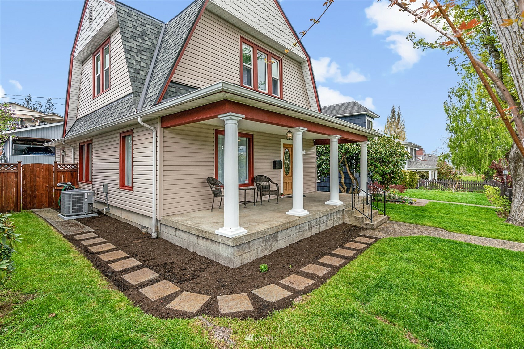 Property Photo:  3626 Rockefeller Avenue  WA 98201 