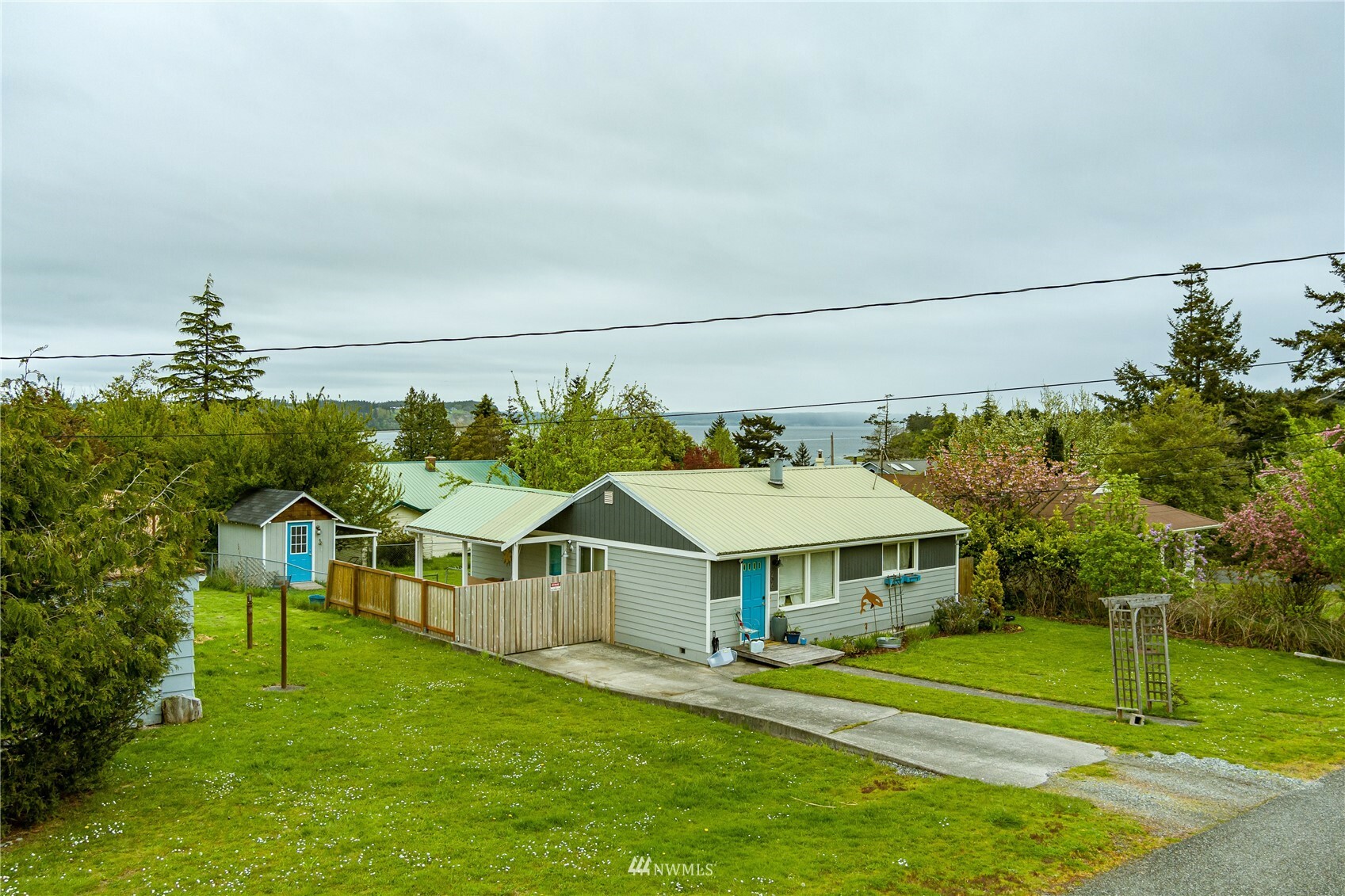 Property Photo:  206 NE 7th Street  WA 98239 