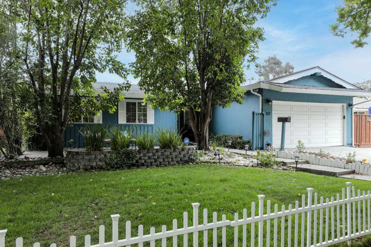 Property Photo:  837 Apple Valley Drive  CA 95125 