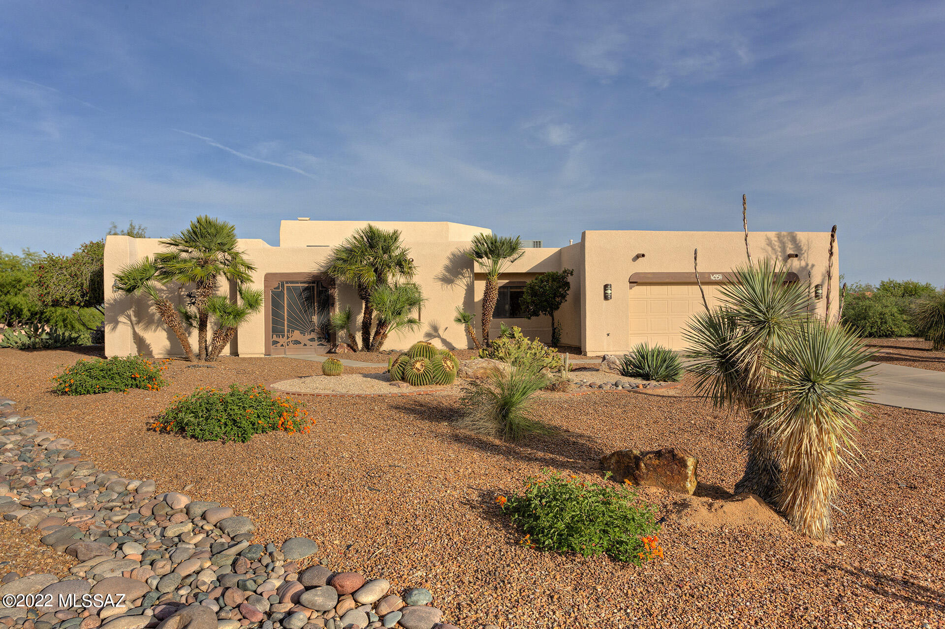 Property Photo: 695 S Placita Del Exito AZ 85614