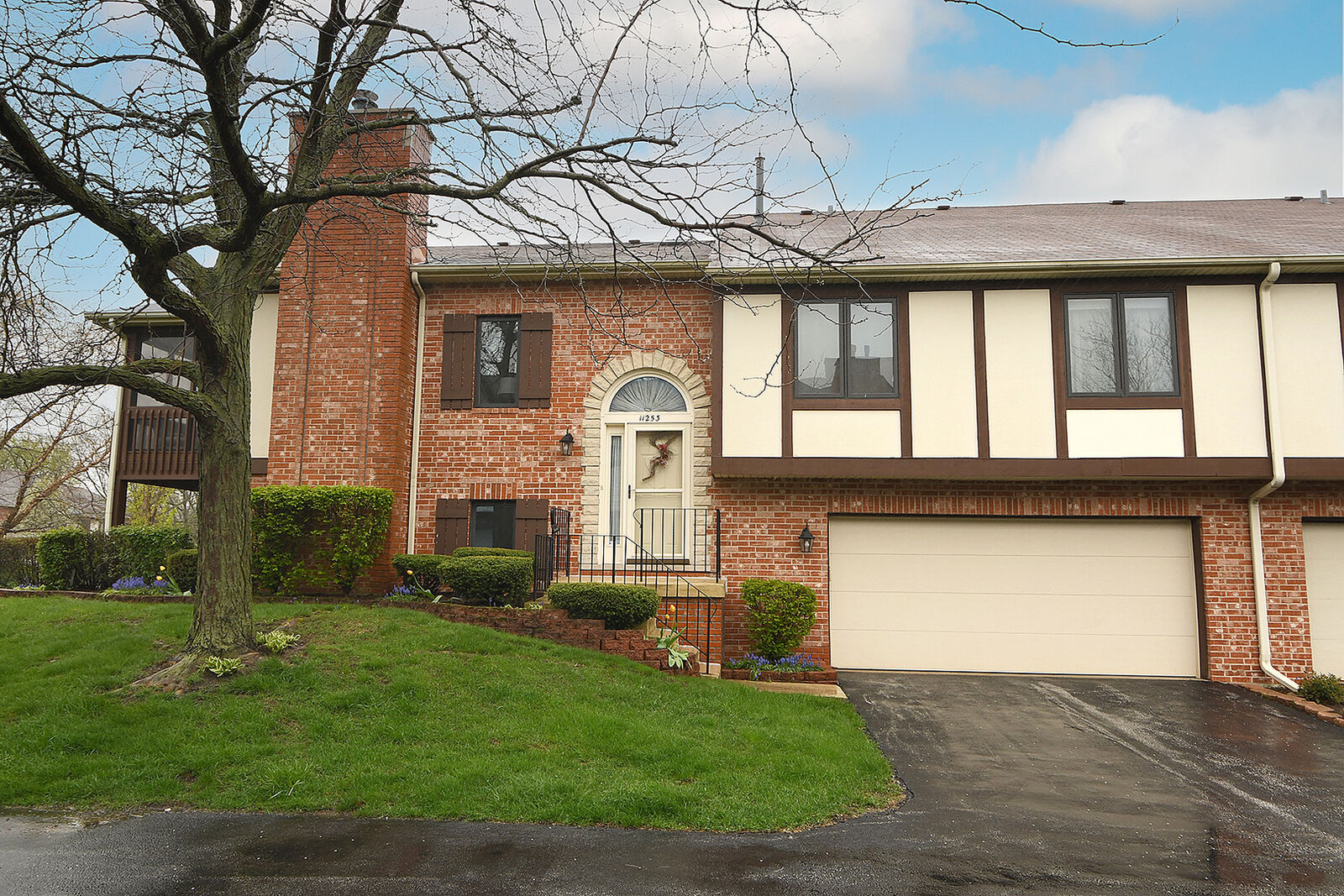 Property Photo: 11253 Bradley Court 11253 IL 60467