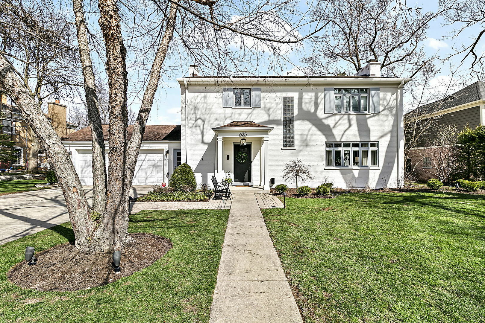 Property Photo:  625 N Edgewood Avenue  IL 60526 