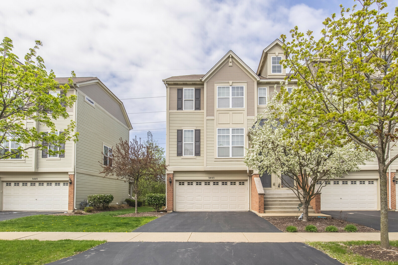 Property Photo: 3443 Bradbury Circle IL 60504