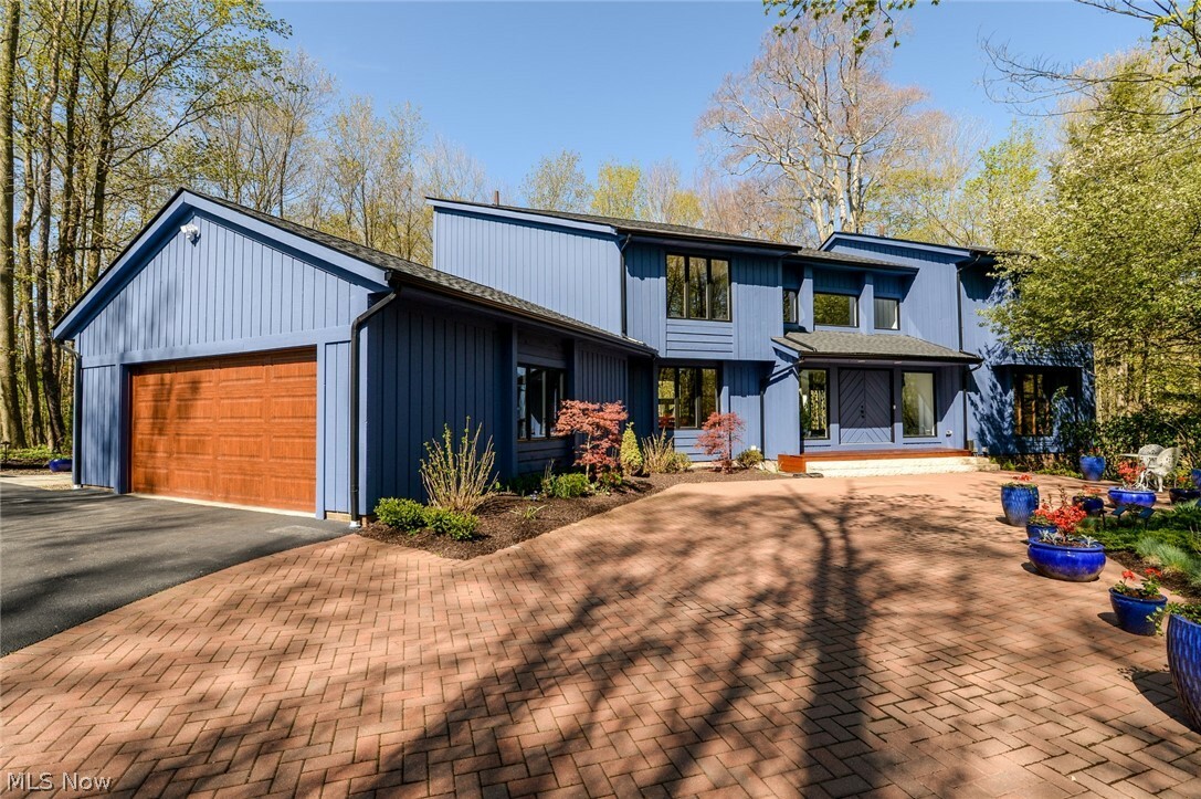 Property Photo: 120 Twin Acre Court OH 44022