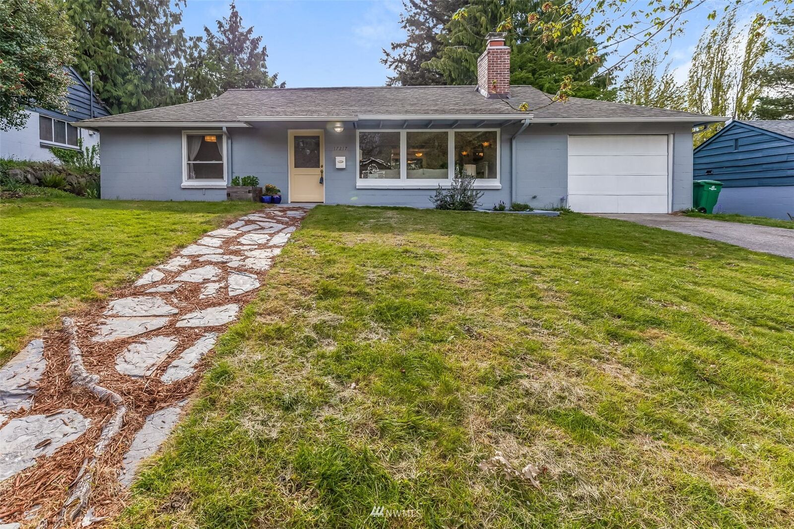 Property Photo:  17217 5th Avenue NE  WA 98155 