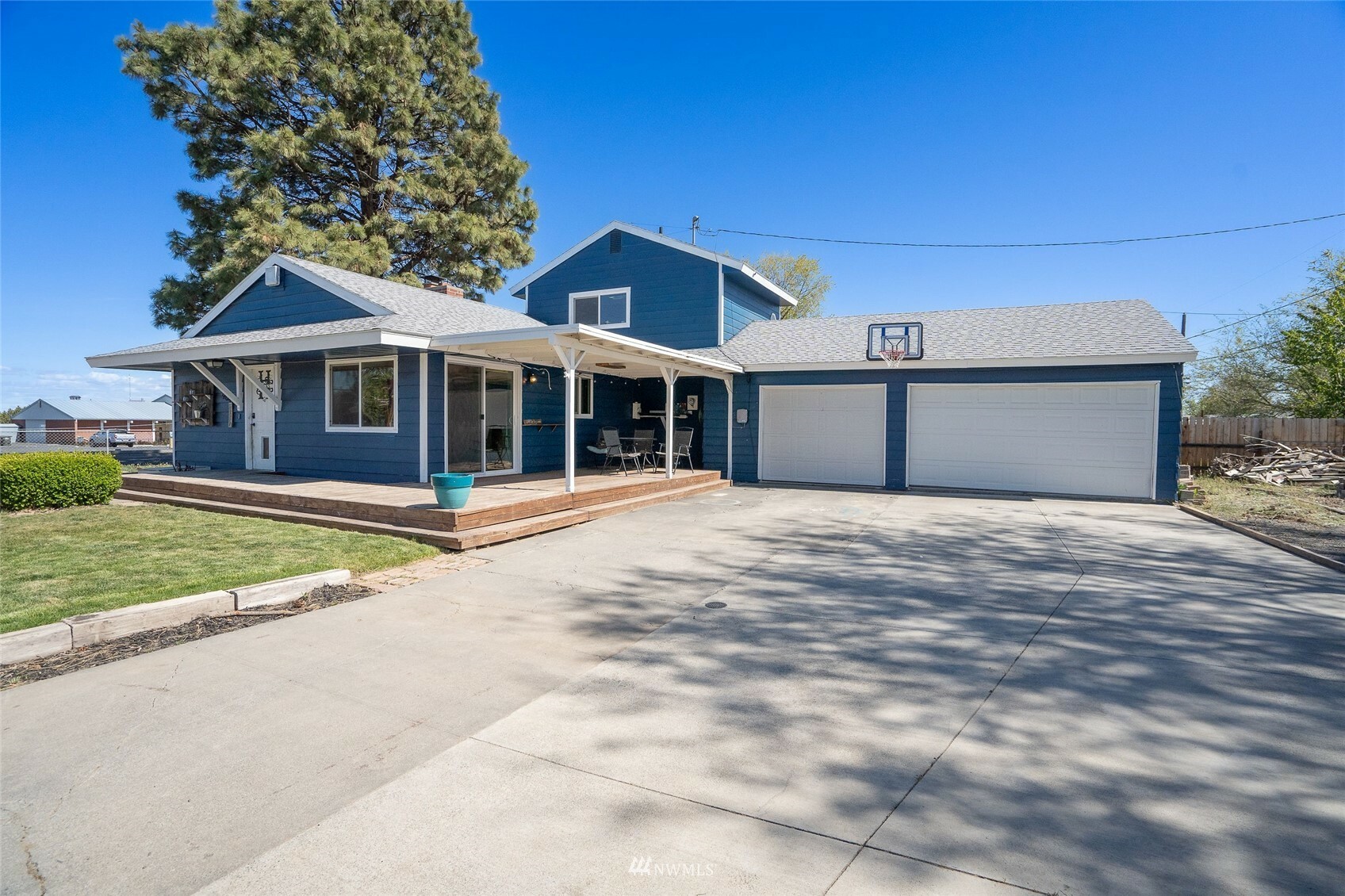 Property Photo:  904 E Lark Avenue  WA 98837 