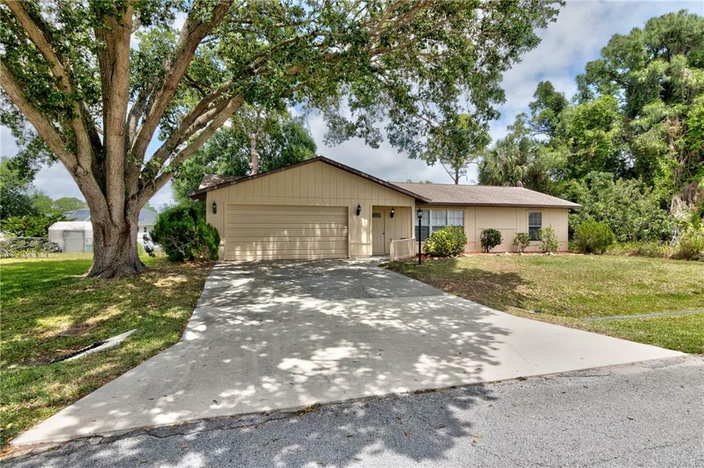 465 Candle Avenue  Sebastian FL 32958 photo