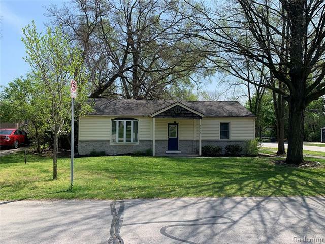 Property Photo:  9016 Lamont Street  MI 48150 