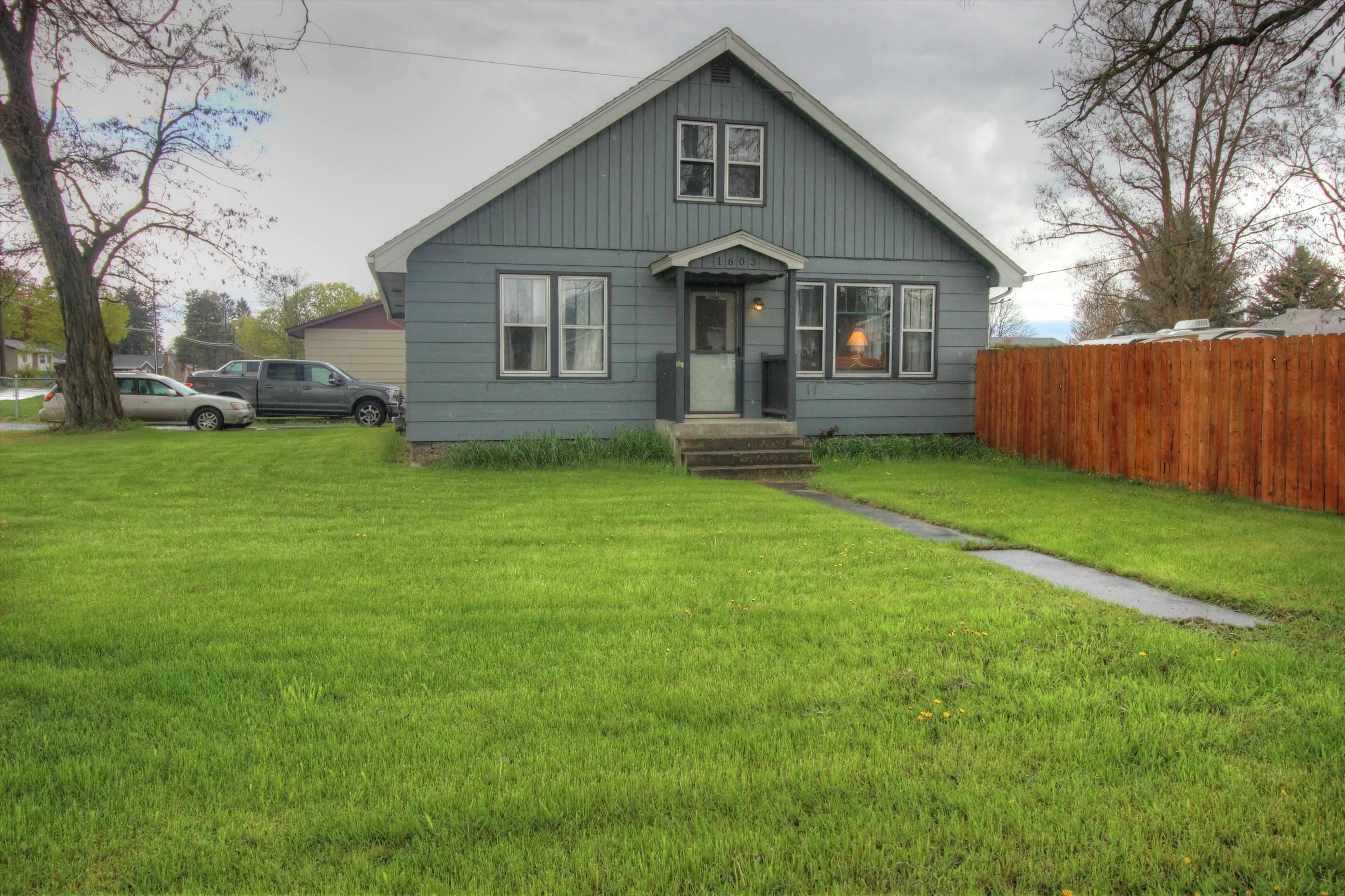 Property Photo:  1603 N Barker Rd  WA 99016 